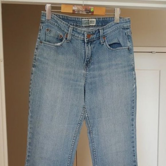 VINTAGE LEVI MID RISE BOOT CUT JEANS, SIZE 8!!! - Picture 1 of 5